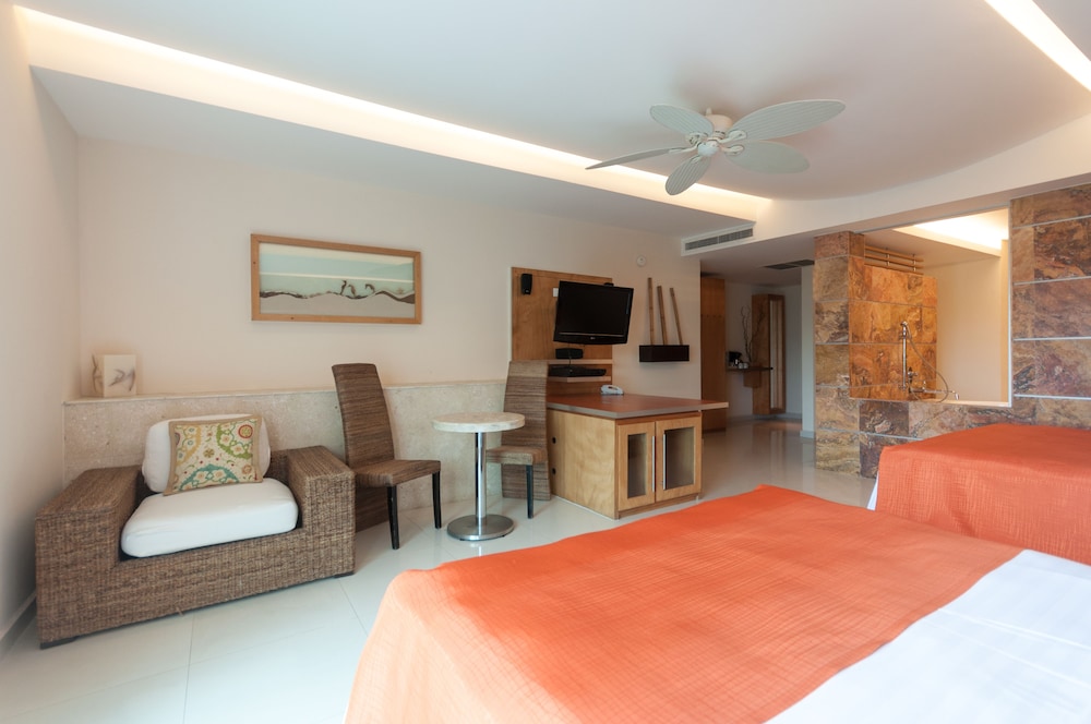 Artisan Family Hotels & Resort Collection Playa Esmeralda 33/79