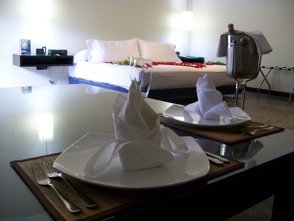 Hotel Santorini Express y Cabanas 65/81