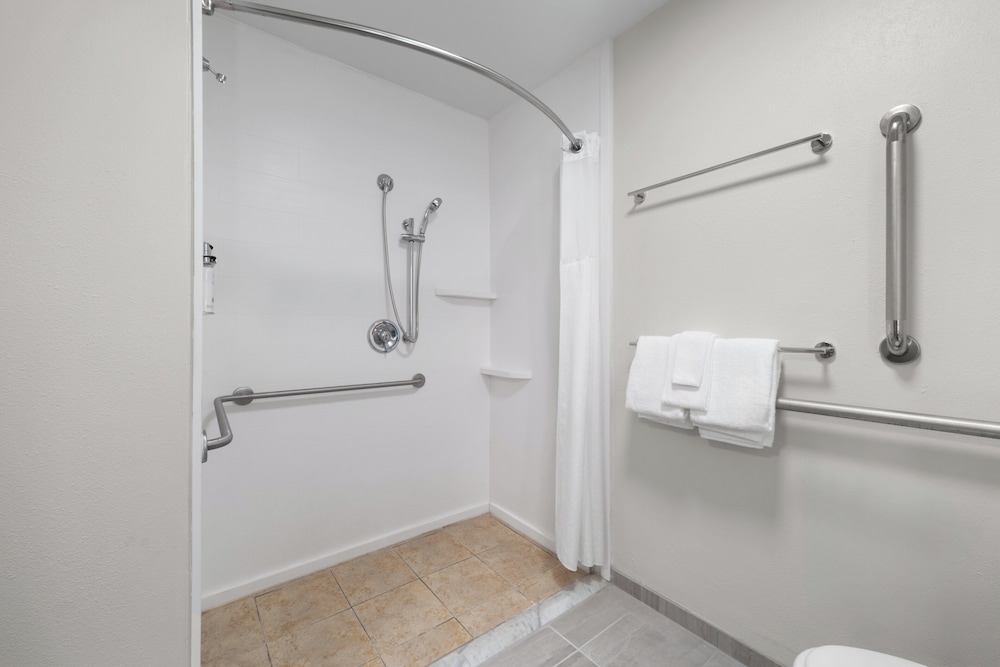 Holiday Inn Express Greenville 63/64