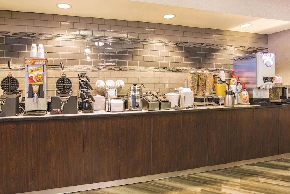 La Quinta Inn And Suites By Wyndham Las Vegas Summerlin Tech 41/49