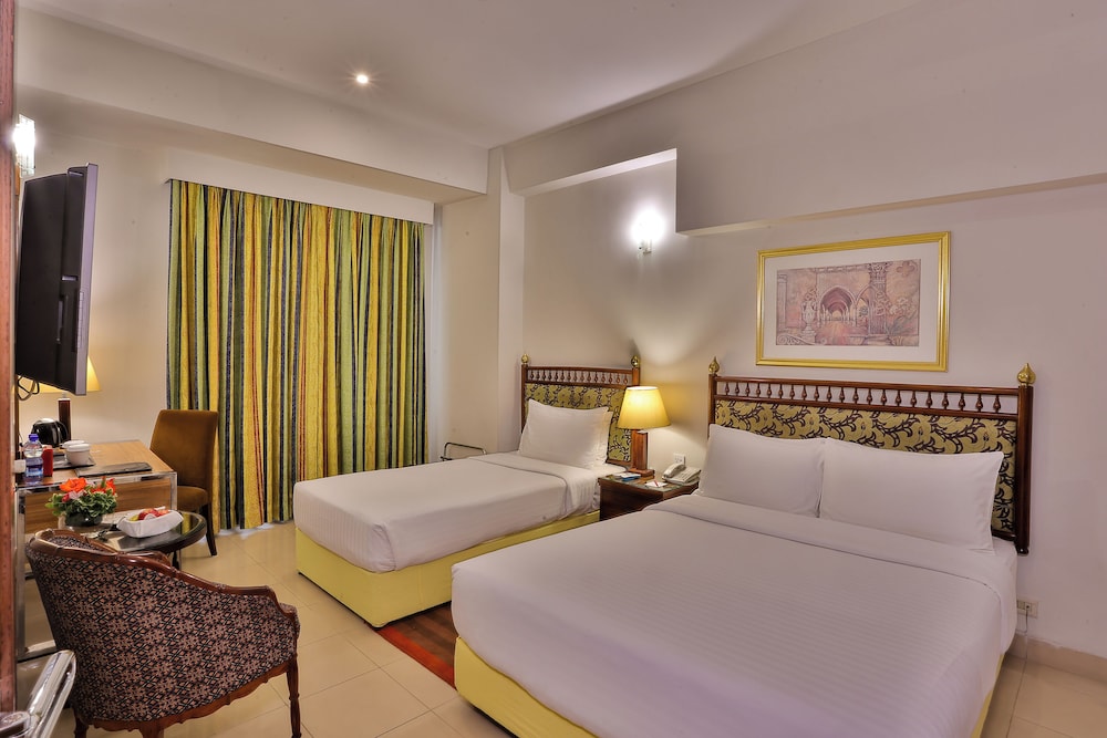 Avari Xpress Islamabad 4/42