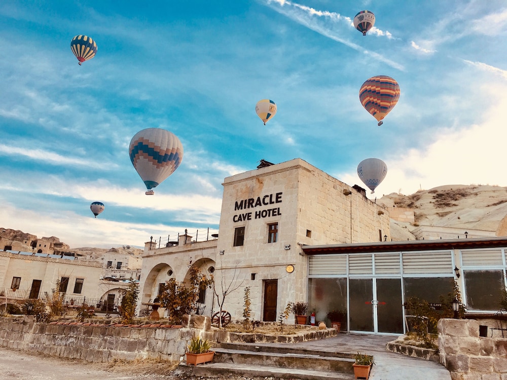 Miracle Cave Hotel 40/50