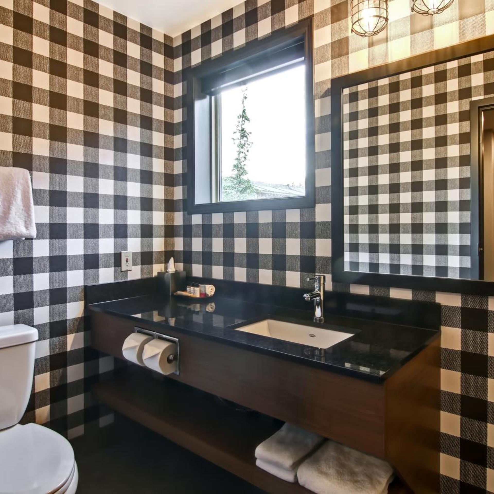 غرفة بسرير كينج بشرفة، Canalta Lodge Banff 3/3