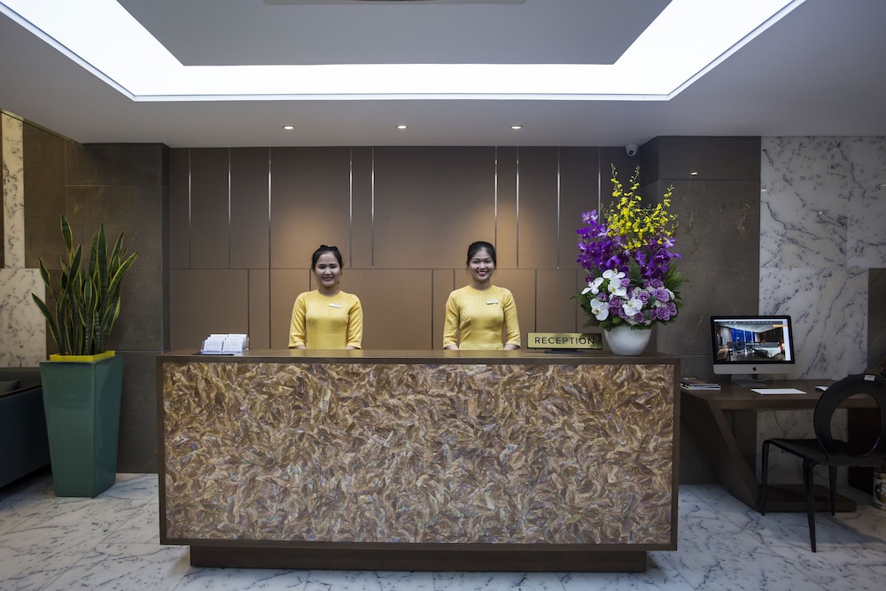 Avora Hotel 3/59