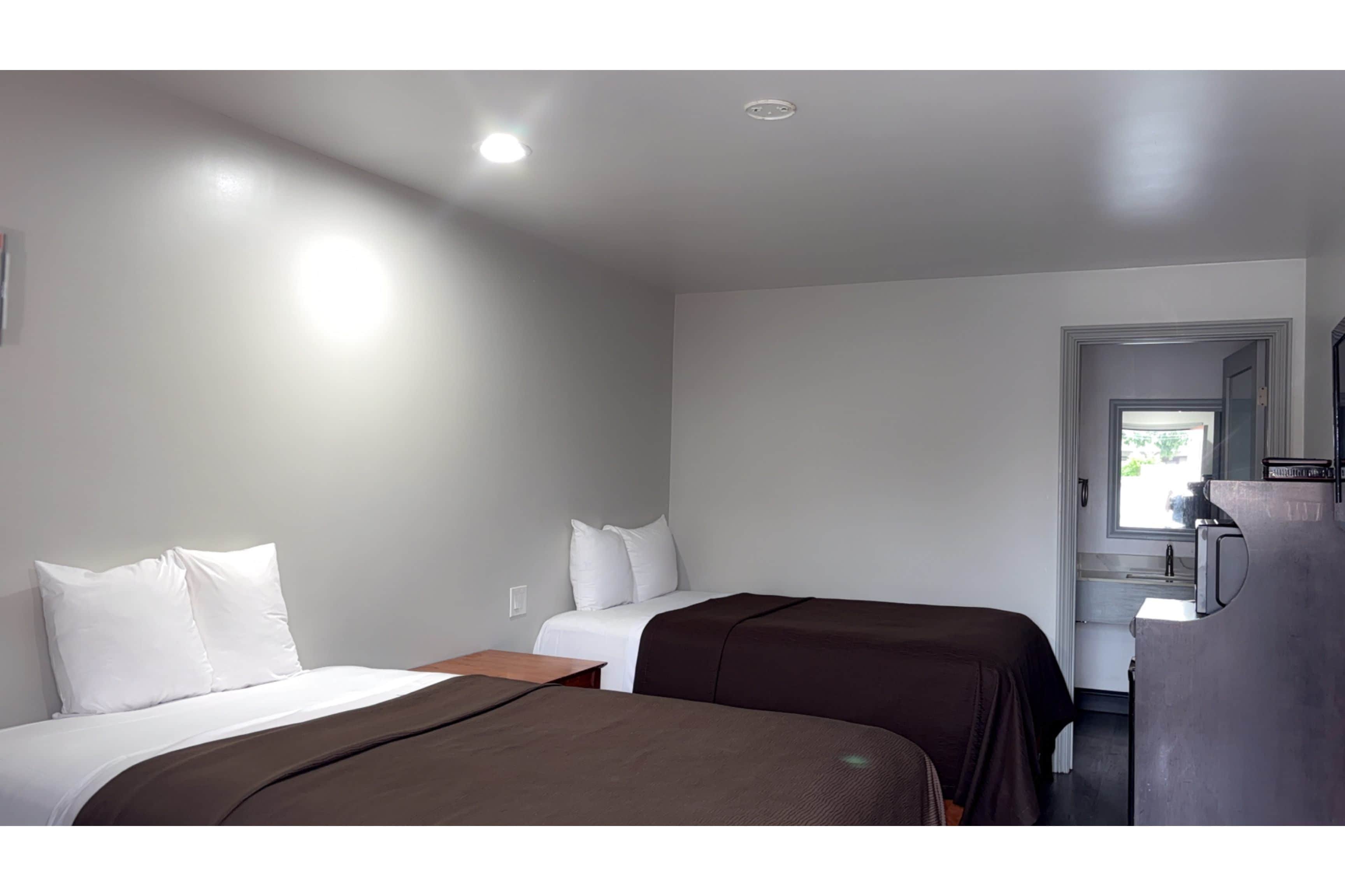 6 Rivers Motel 18/56
