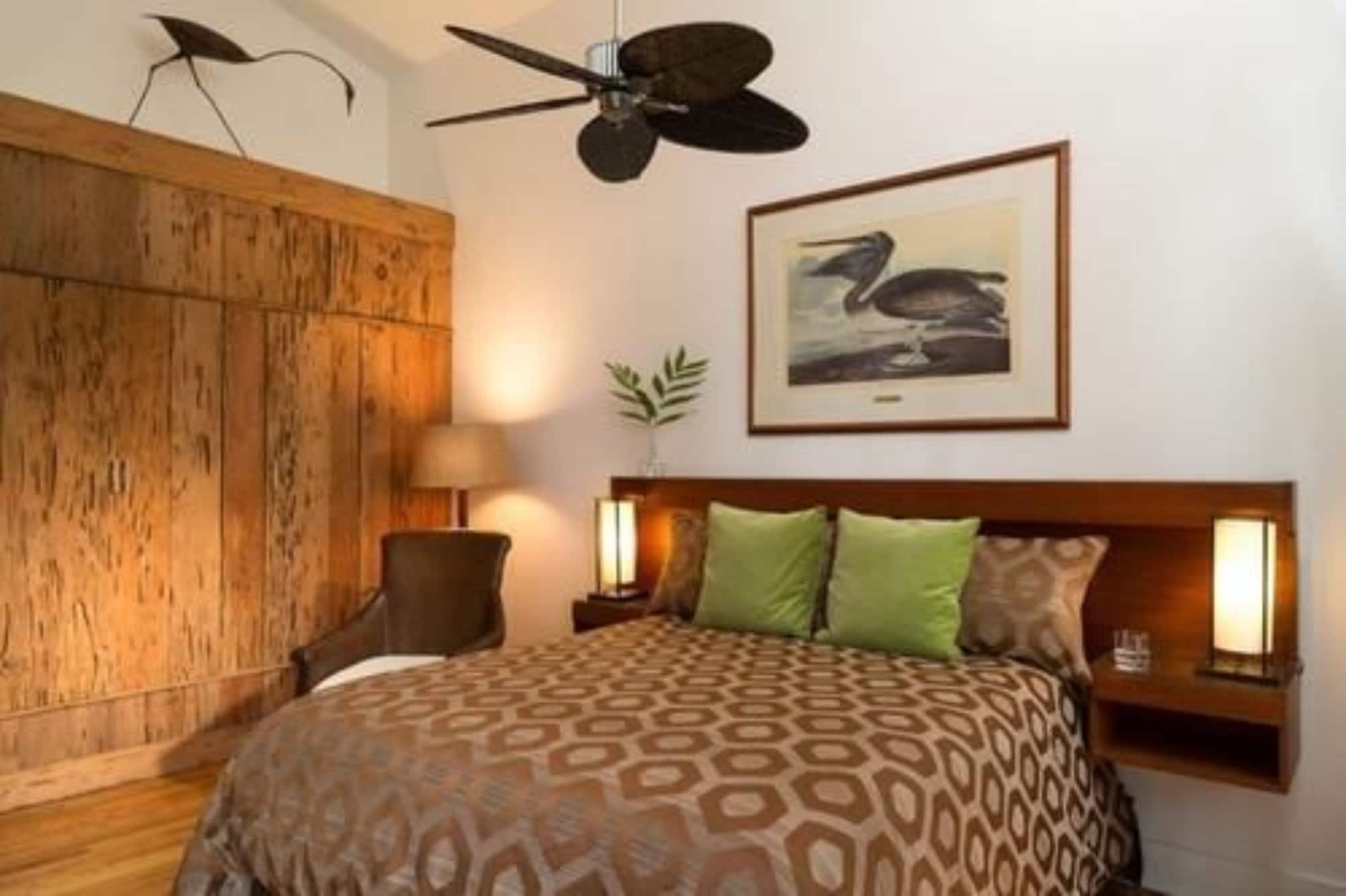 Coastal, Superior, Queen Bed