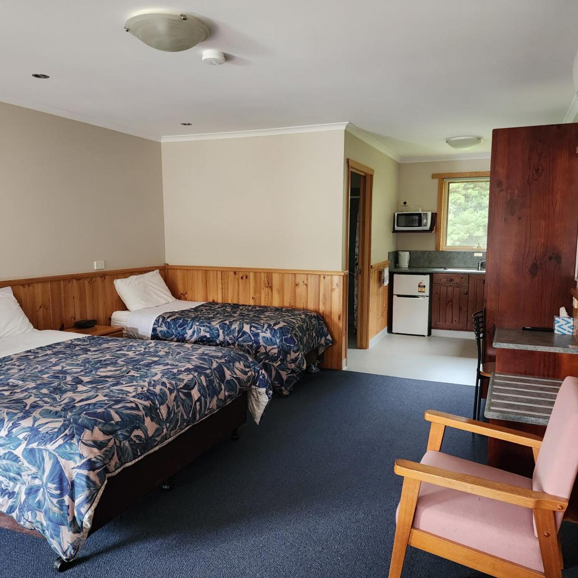KENTISH HILLS RETREAT 5/21