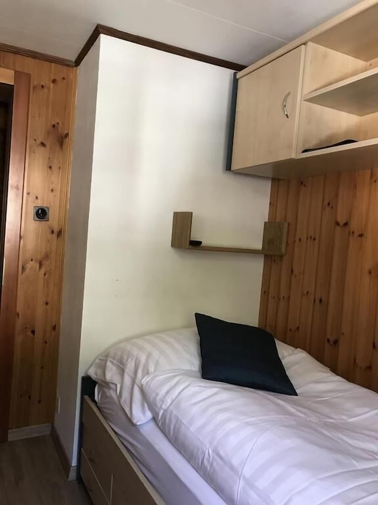 Economy, Single, Single Bed, Shared Bathroom