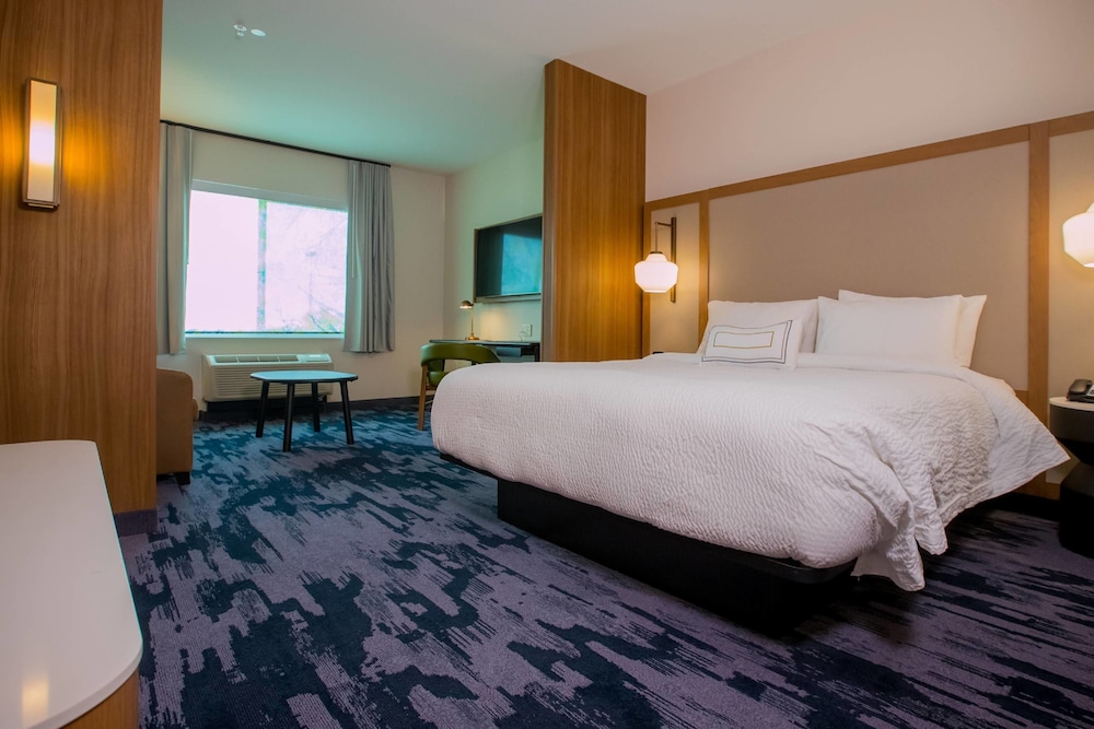 Fairfield Inn & Suites By Marriott Alexandria 8/28
