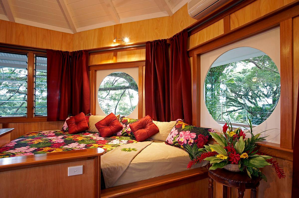 Tree Top, Villa