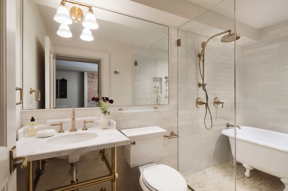 86 State Circle - Luxury Boutique Hotel 24/28
