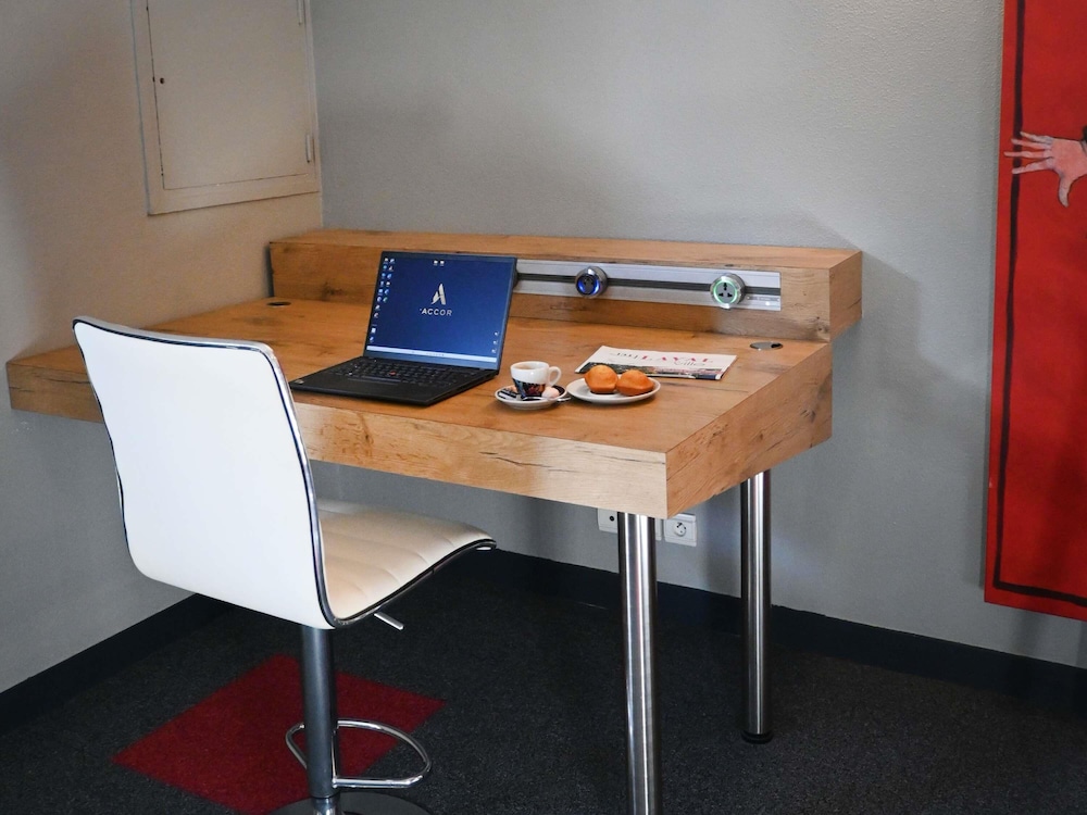 Ibis Laval Le Relais D'armor 38/50