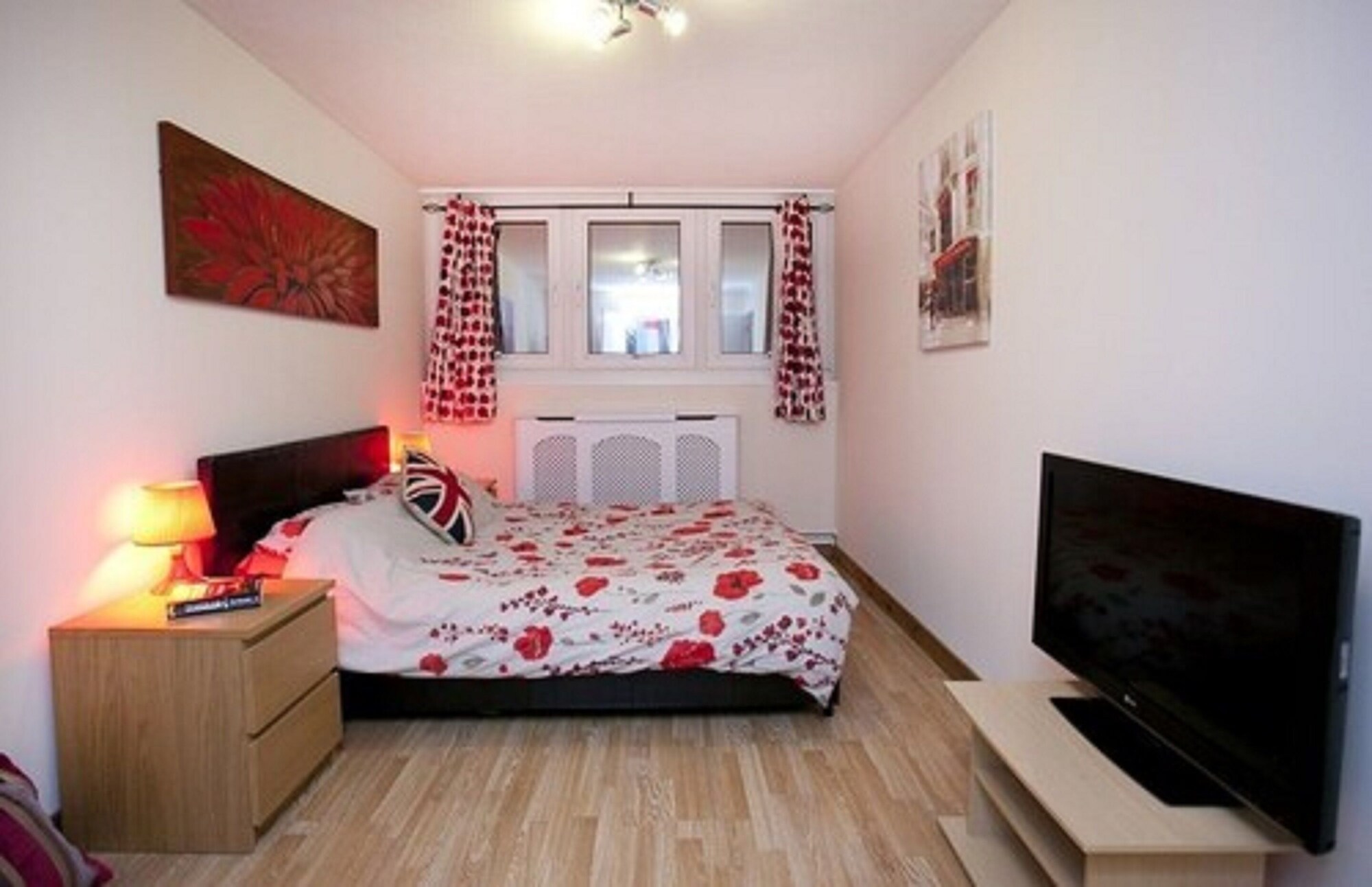 2 BEDROOMS, APARTMENT, CITY VIEW, KITCHEN