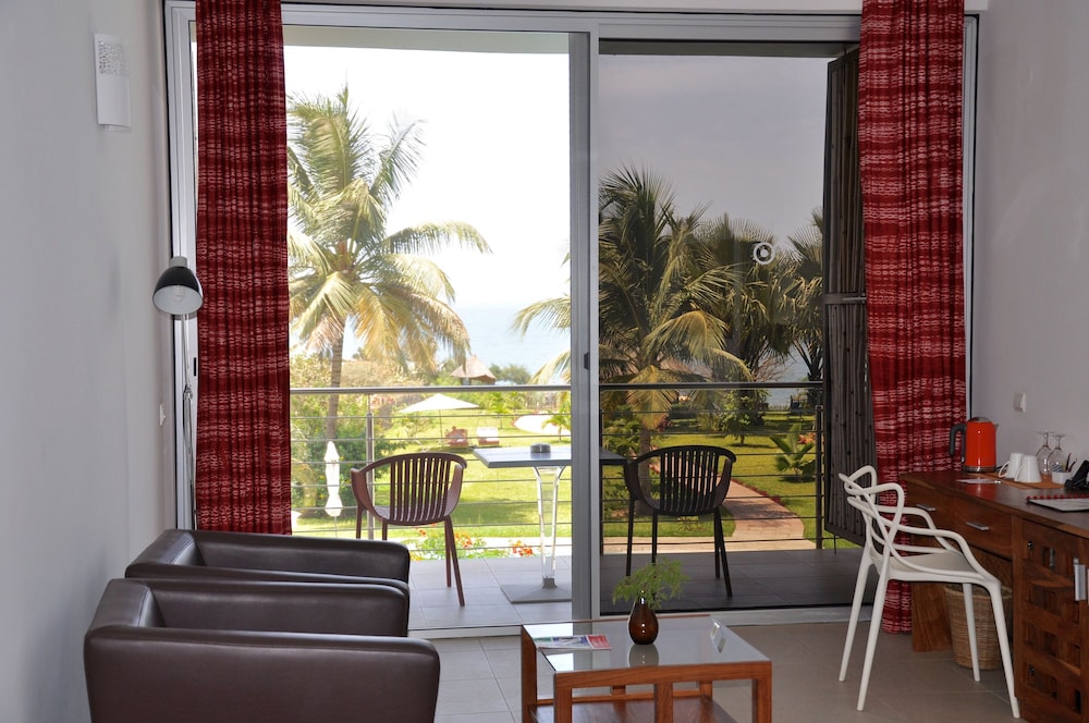 Leo S Beach Hotel Restaurant Adults Only 38/39