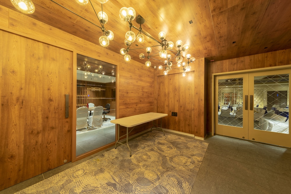 Icon Boutique Hotel by Bhagini 10/33