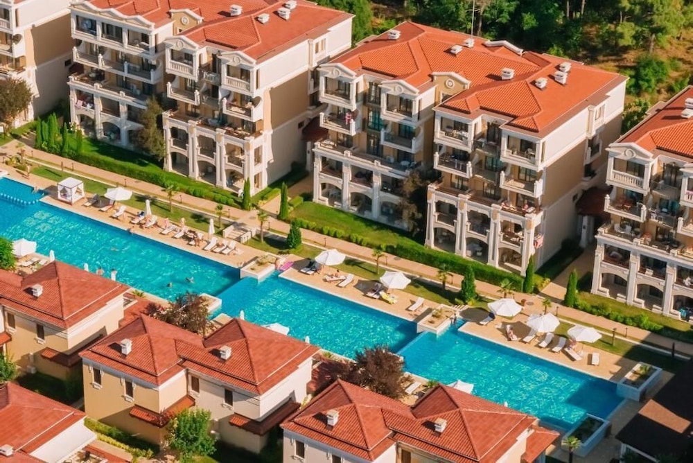 Green Life Beach Resort 9/75