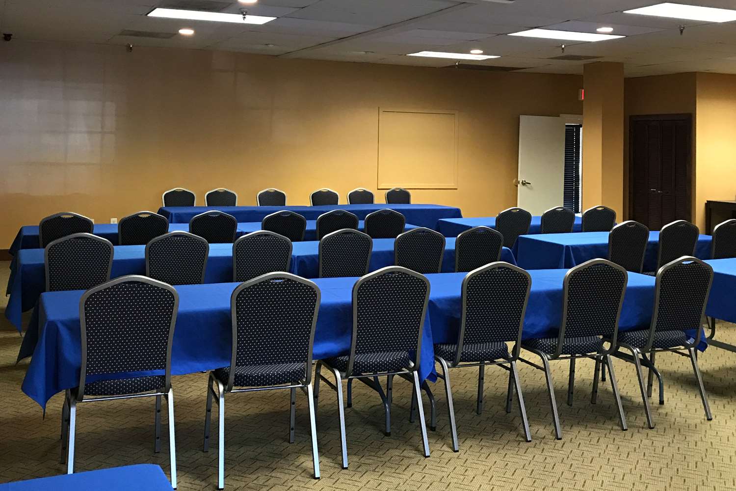 Comfort Inn Ballston 32/42