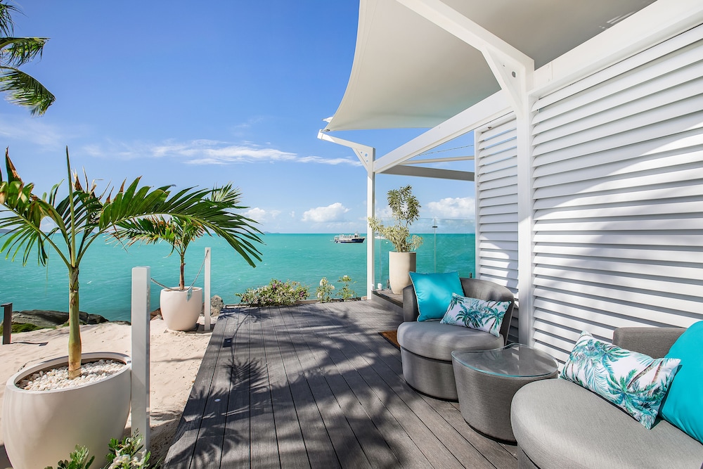 Coral Sea Marina Resort 60/87