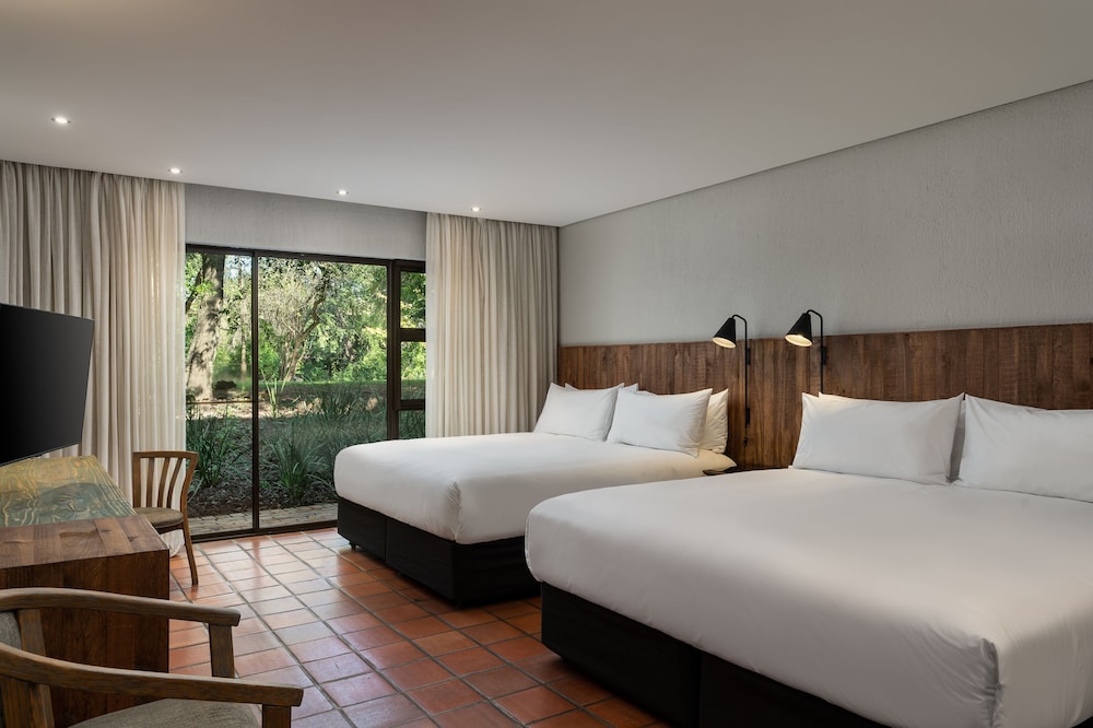 غرفة ديلوكس عائلية بسريرين كينج، Protea Hotel By Marriott Kruger Gate 3/10