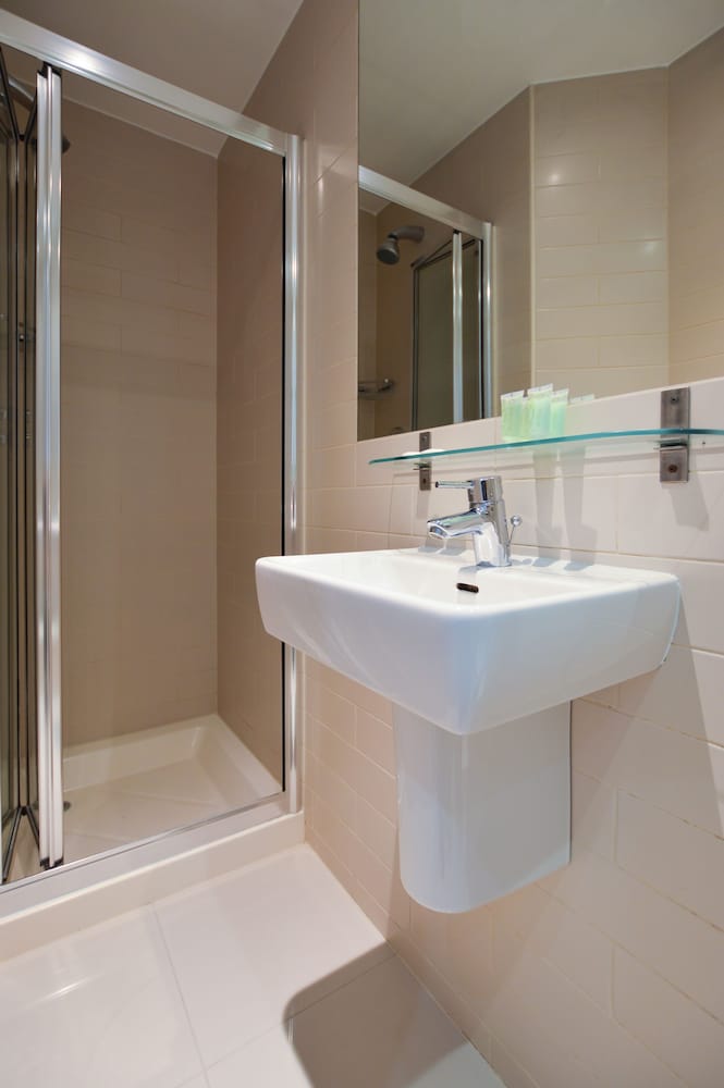 Princes Square Serviced Apartments 46/50