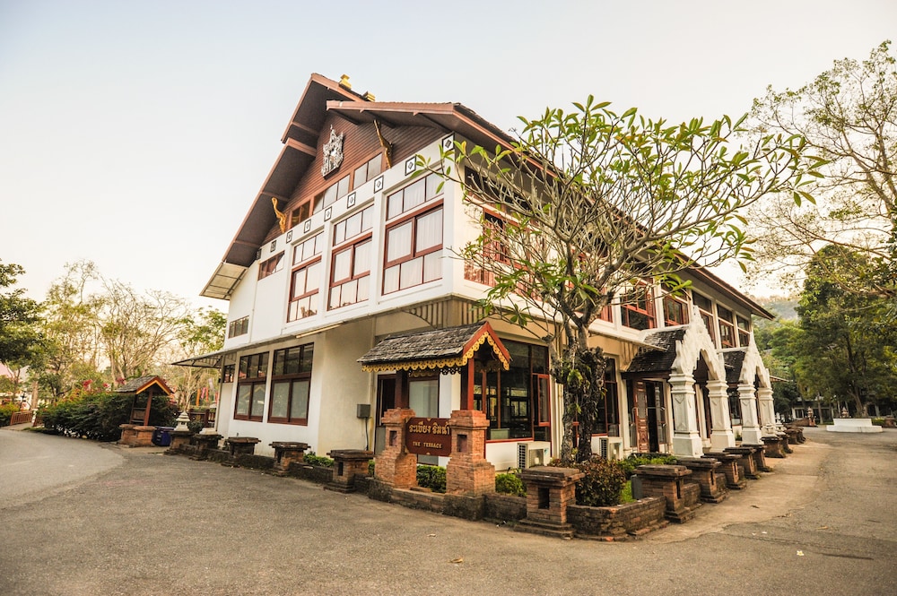 Suan Bua Hotel Resort in HANG DONG