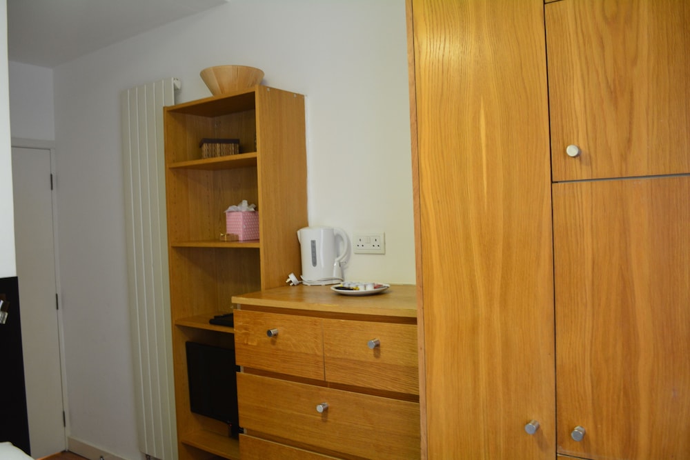 Studios 2 Let North Gower 25/75