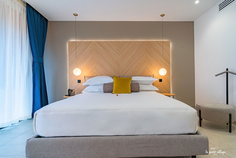 Le Petit Village Hotel 7/50