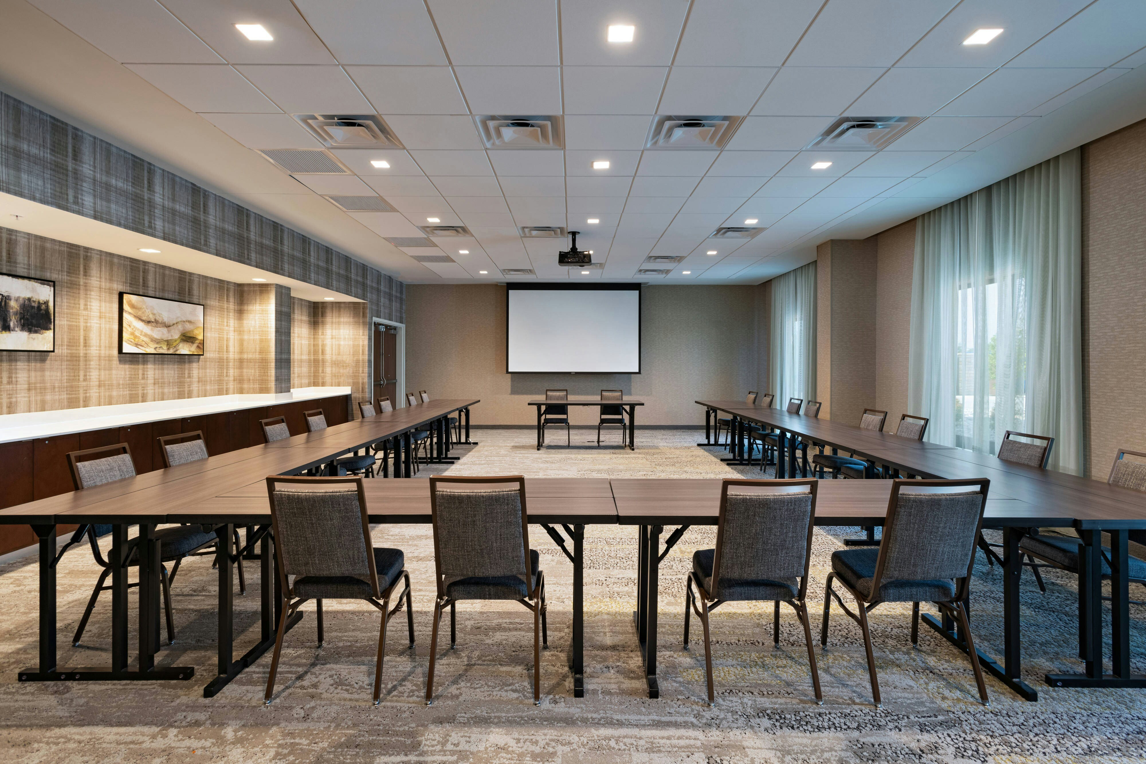 Courtyard by Marriott Dallas Grand Prairie 34/44