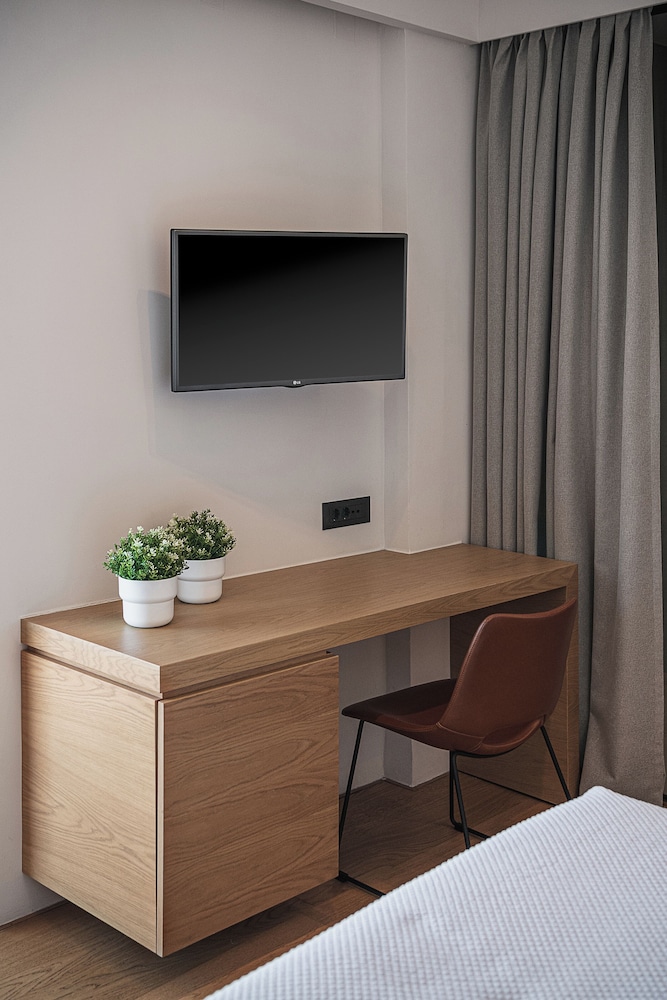 Theofilos Hotel 38/49