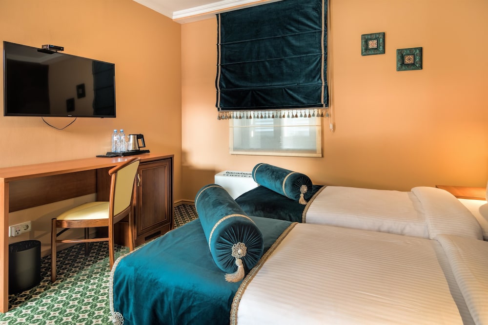 Golden Tulip Borjomi 24/73