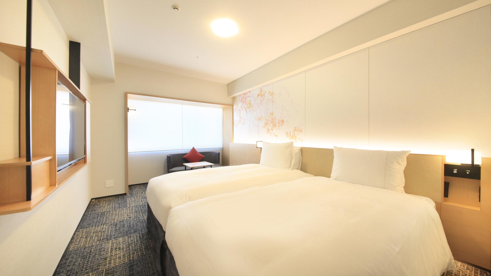 Moderate, Single, 2 Double Beds, Corner
