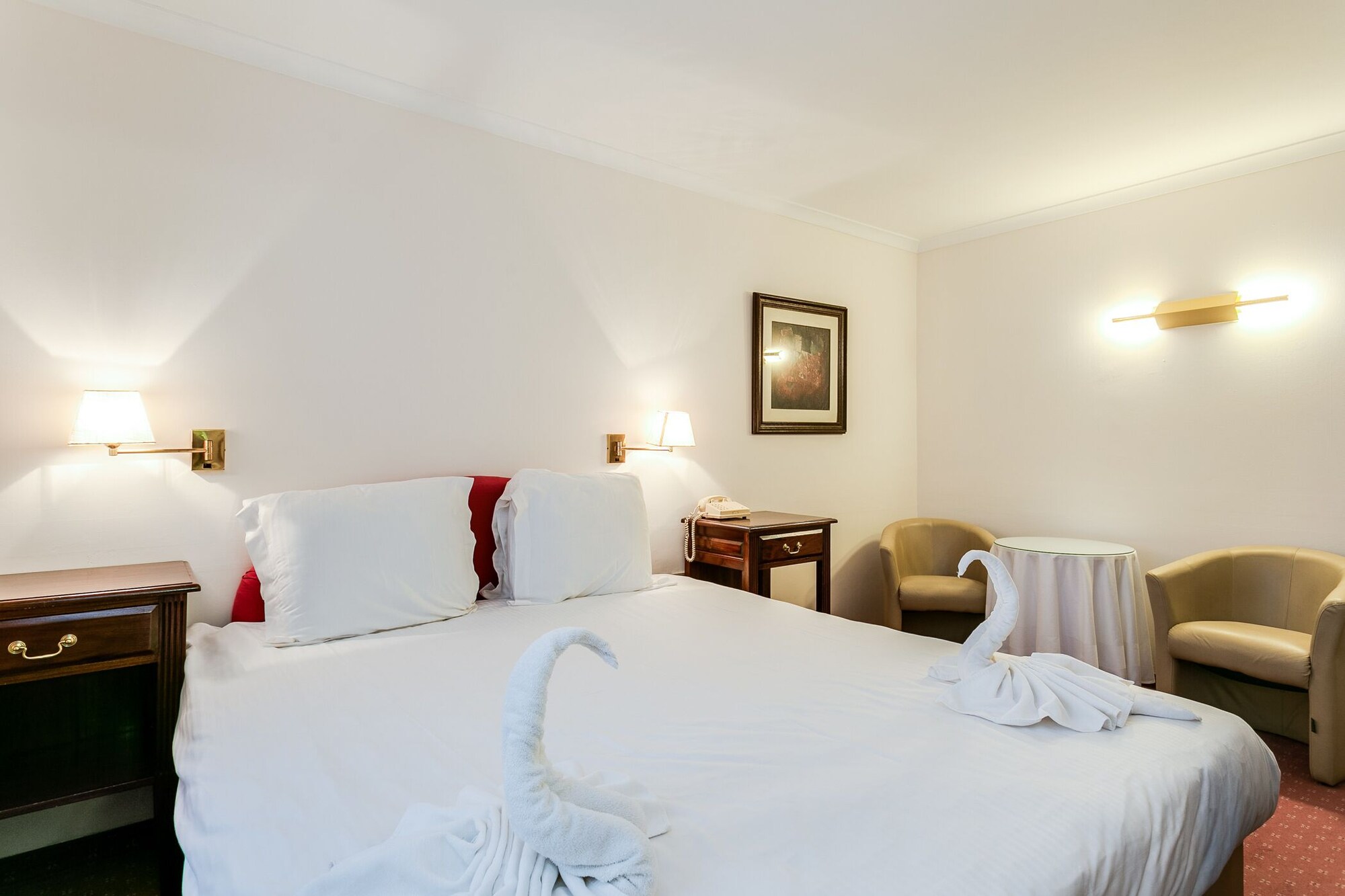 ROMANTIC, QUEEN BED, RIVER VIEW