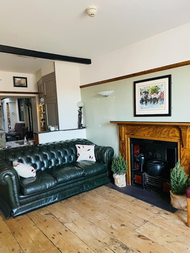 Arosfa Harbourside Guest House 7/50