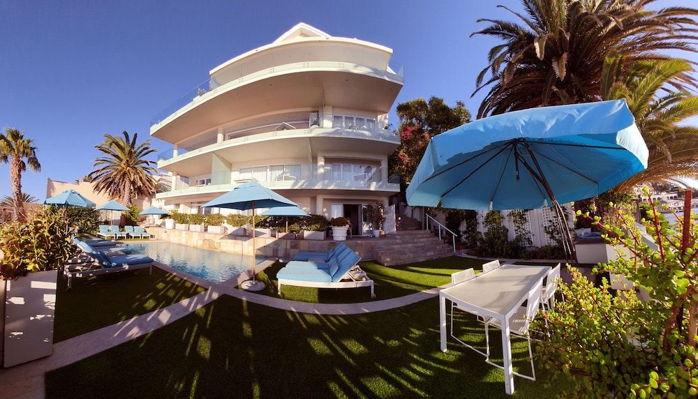 The Clarendon - Bantry Bay 45/50
