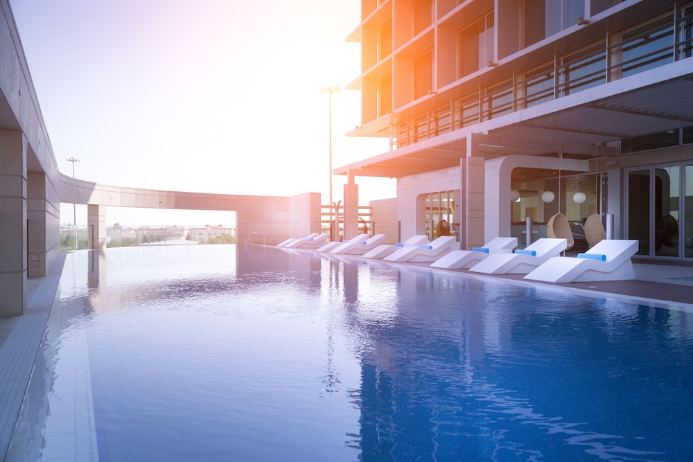 swimming pool spa