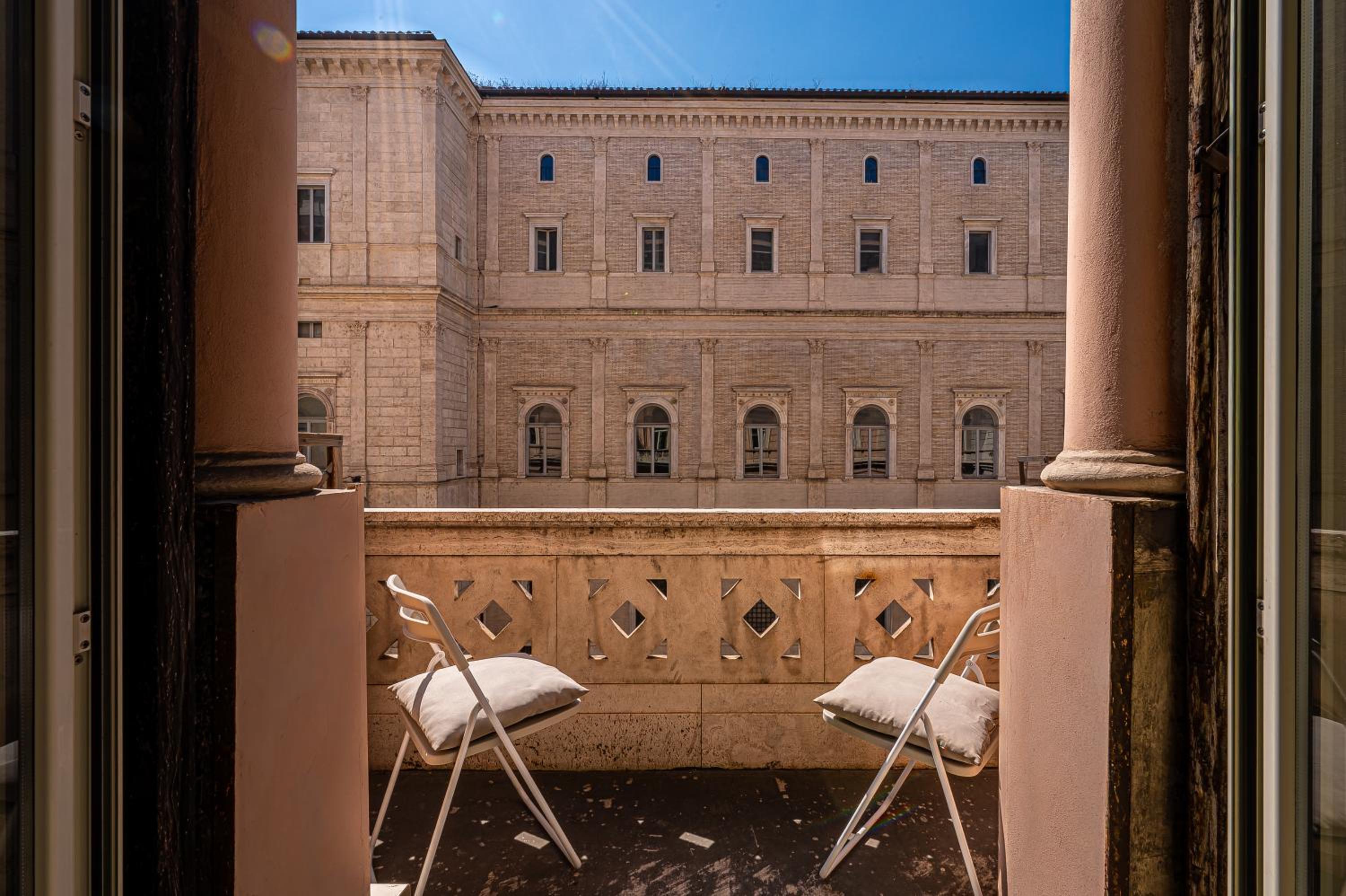 Four Rivers Suites In Rome 2/24