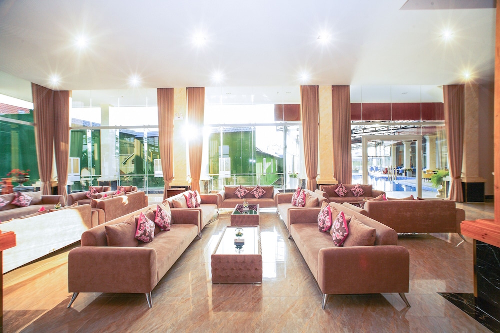 Ladalat Hotel 51/80