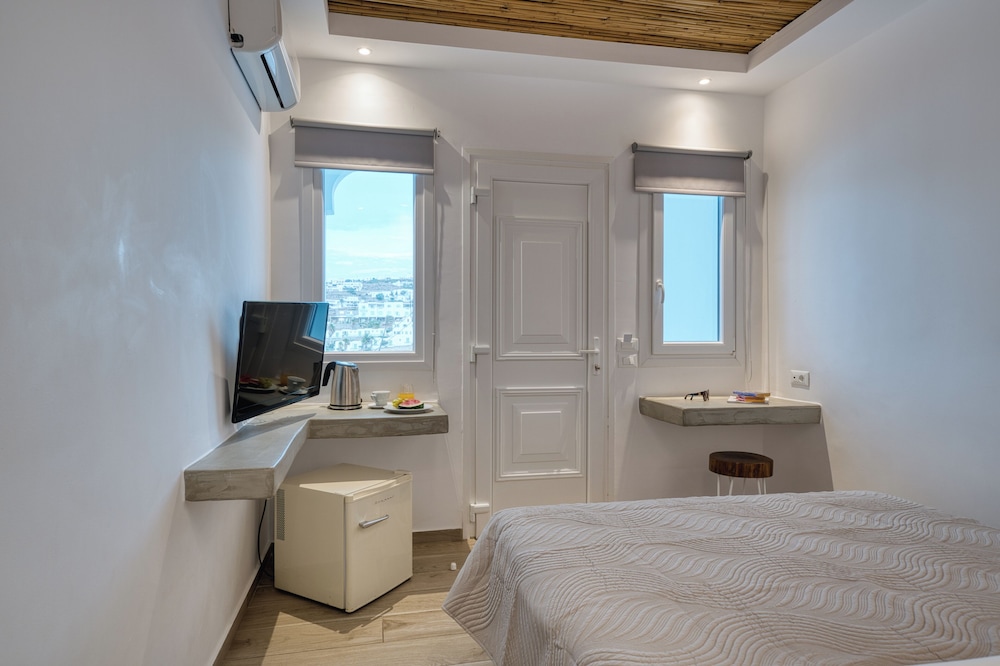 CAPE MYKONOS 10/61