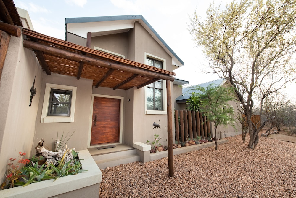 Nyaleti Lodge 6/47