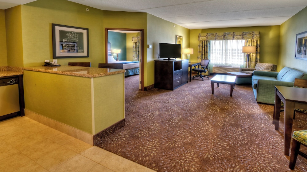 Holiday Inn Express Suites Pittsburgh Sw Southpointe 43/72