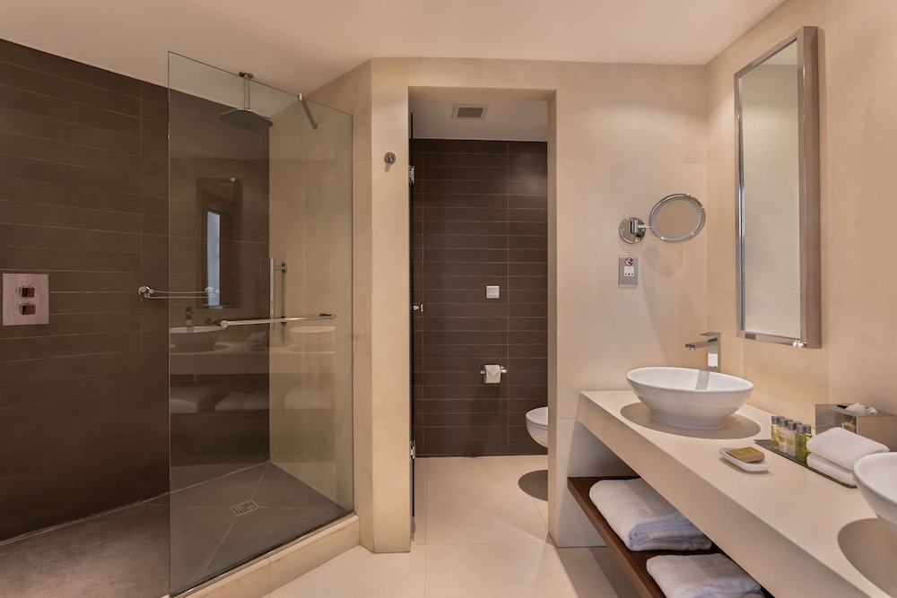 HILTON MALTA 28/100