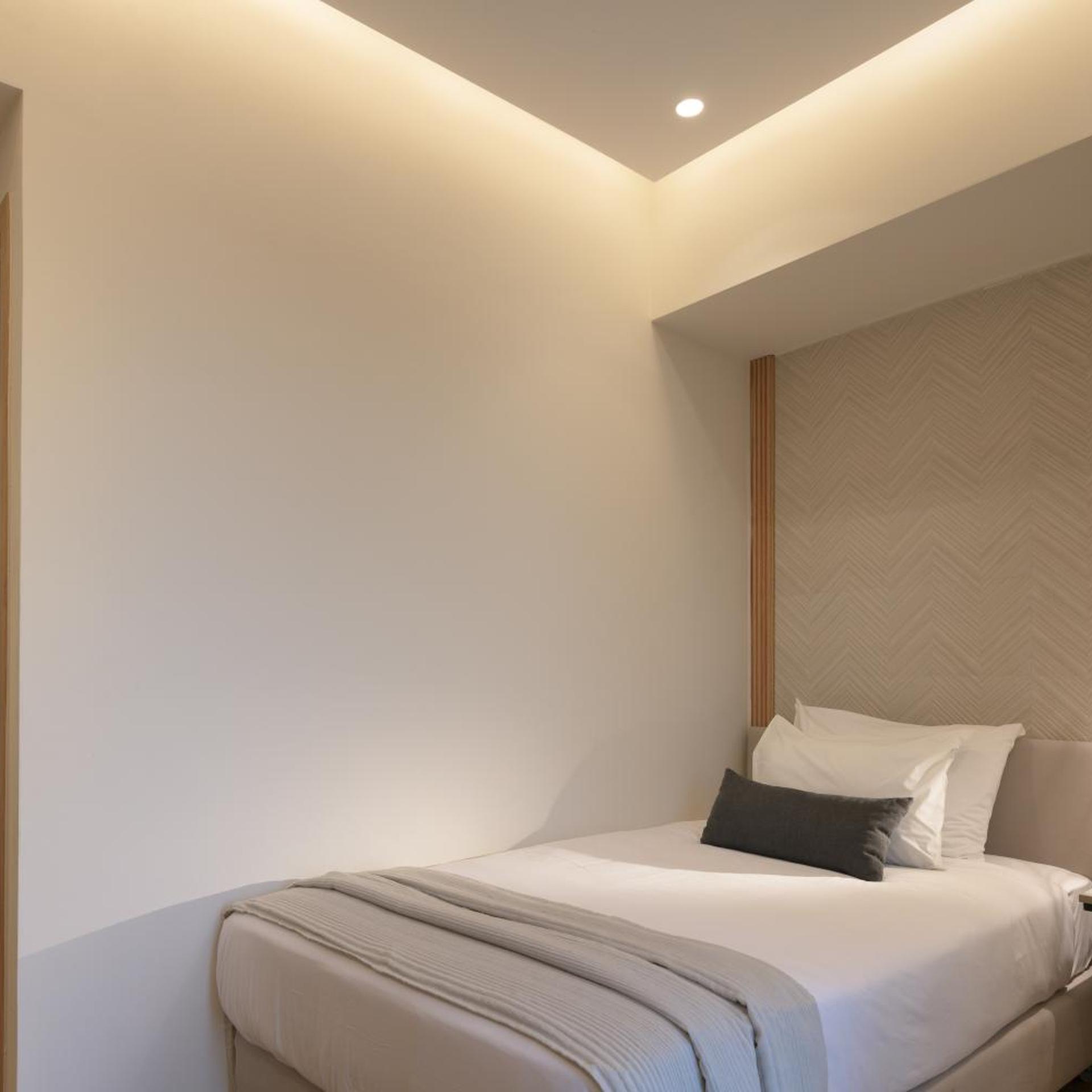 Room, Single, Adjoining Building