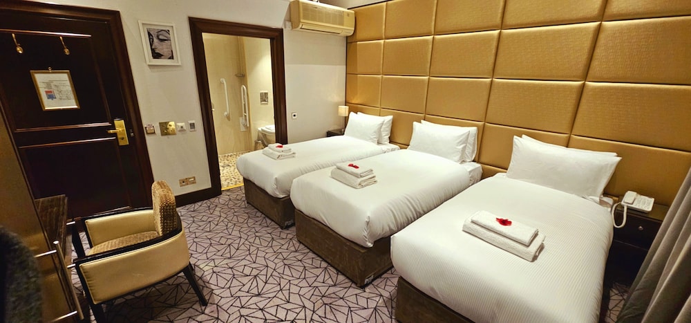 Hyde Park International Hotel 33/65