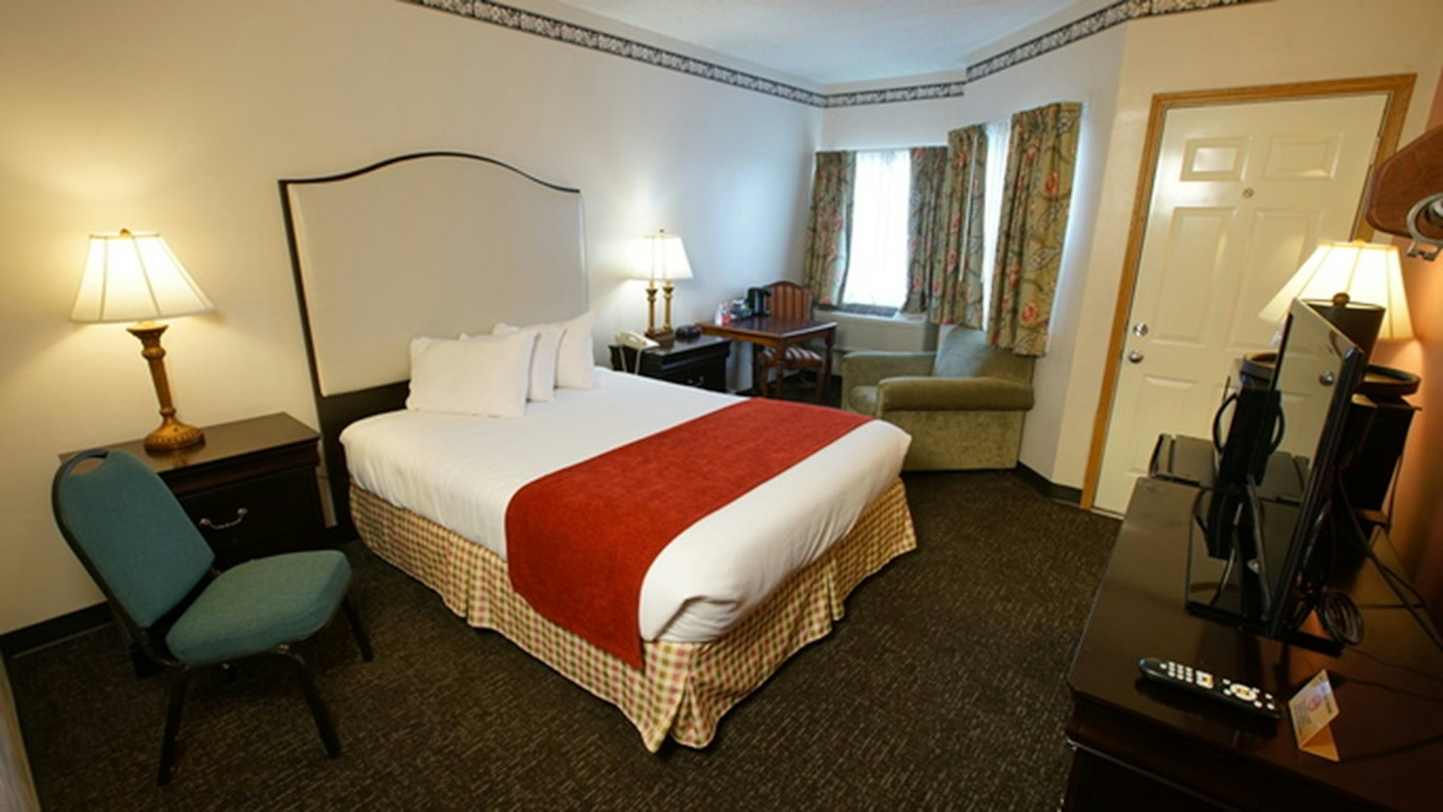 ROOM, QUEEN BED, ACCESSIBLE