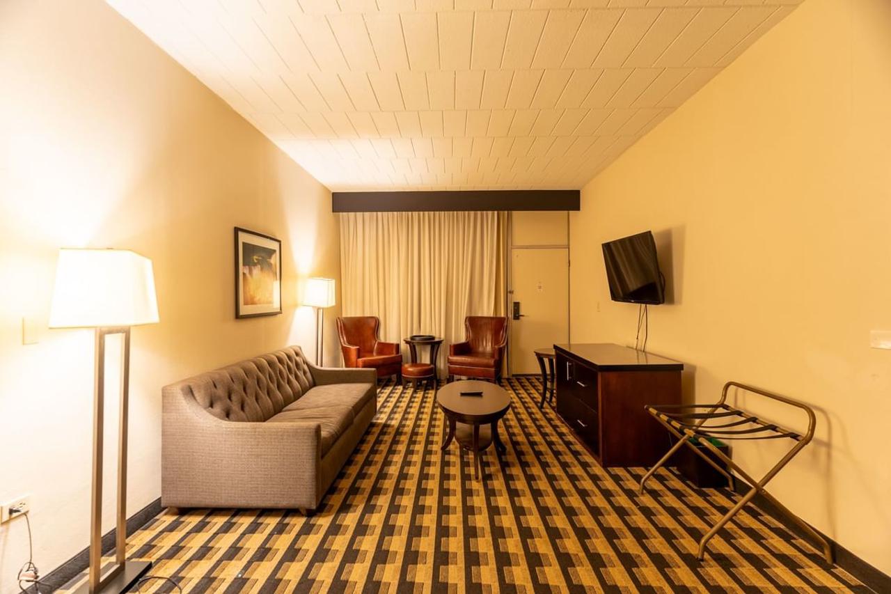 M Hotel Buffalo 26/48