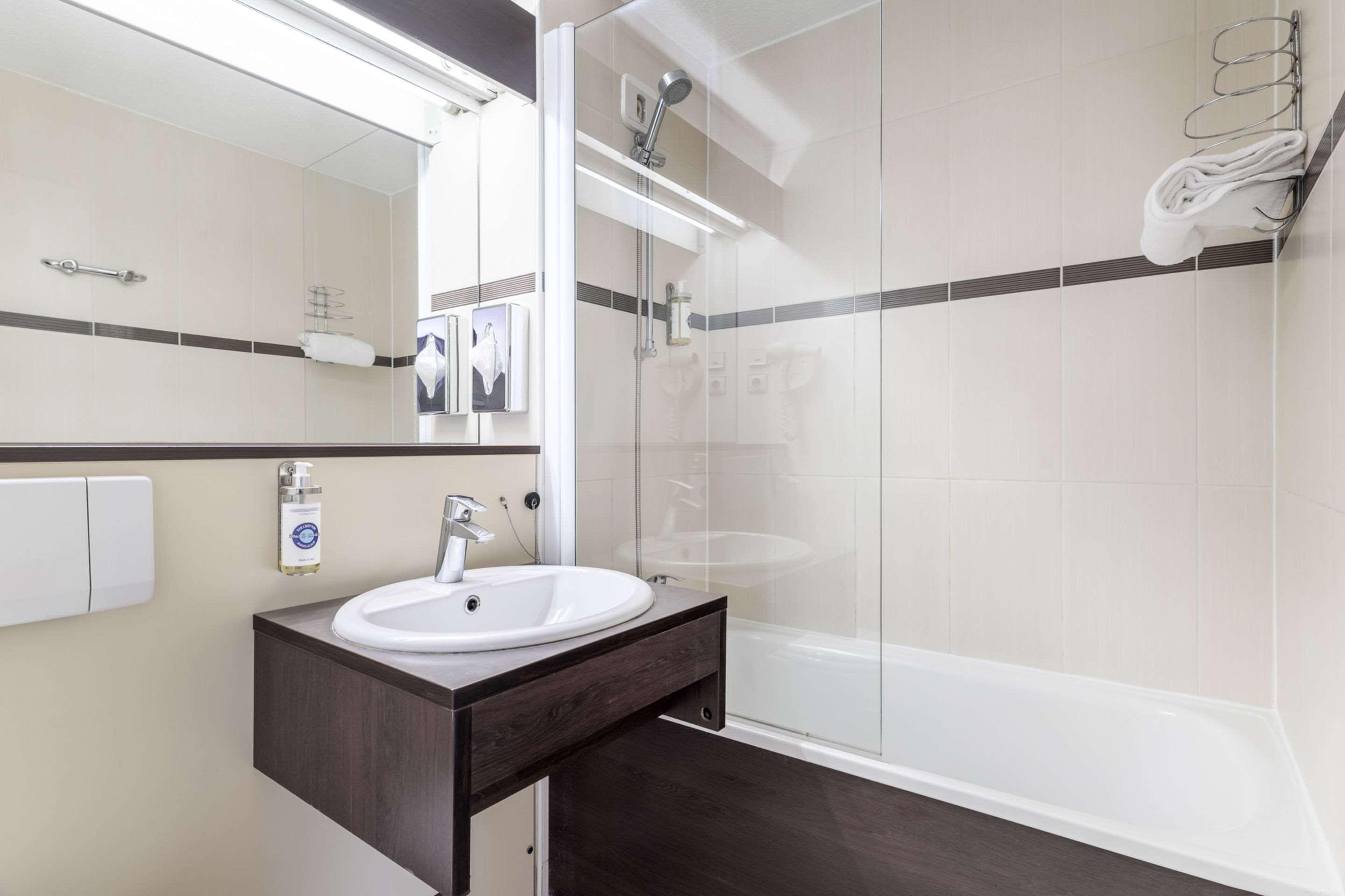 غرفة بسرير مزدوج، Comfort Hotel Orleans Saran 2/2