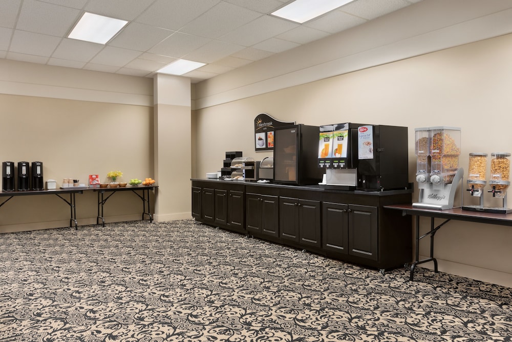 Days Inn & Suites by Wyndham Sault Ste. Marie ON 3/30