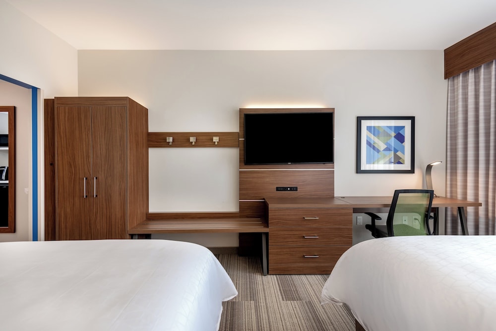 Standard, 2 Queen Beds