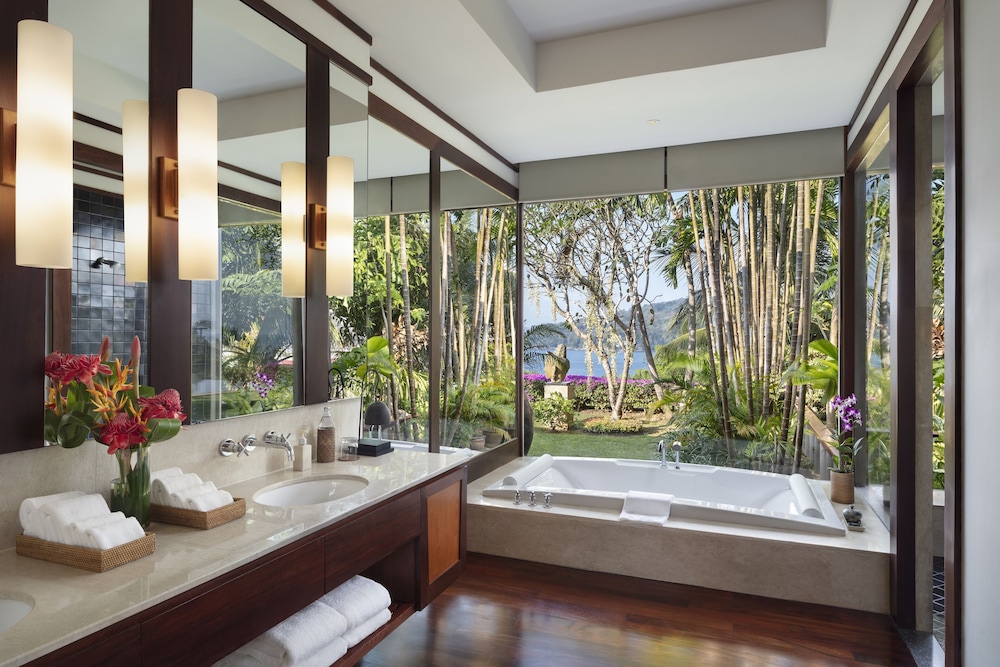 4 BEDROOMS, POOL, VILLA