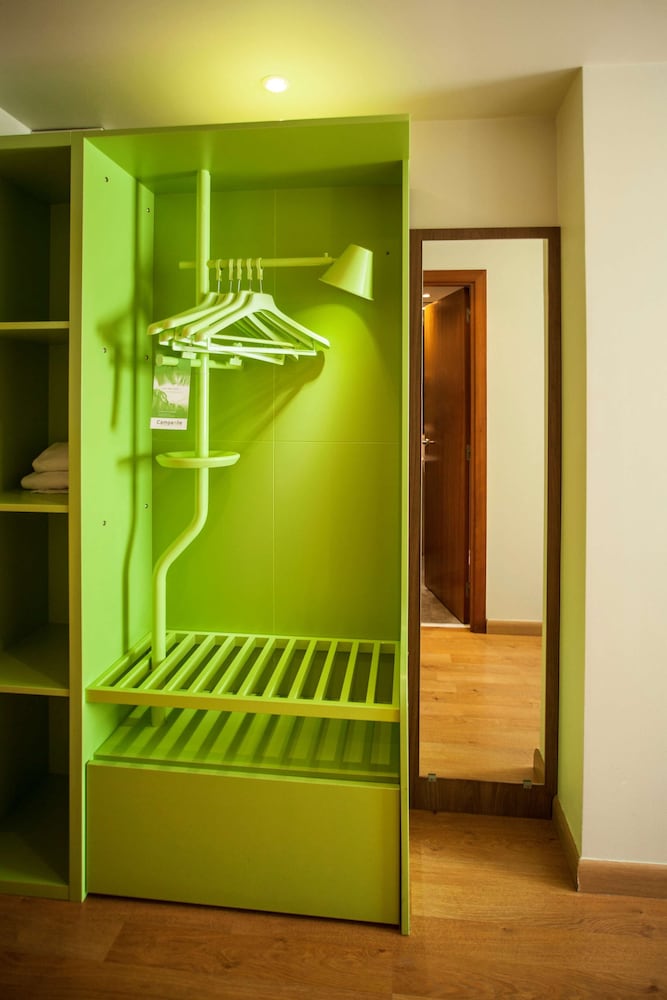Travelodge BCN Cornella Fira 27/56